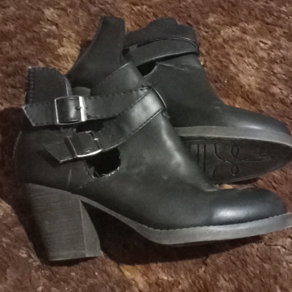 Boota - Picture 2 of 3